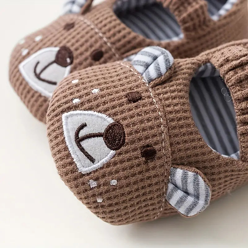 Zapatitos de tela ligeros para bebé, dibujo animado bordado
